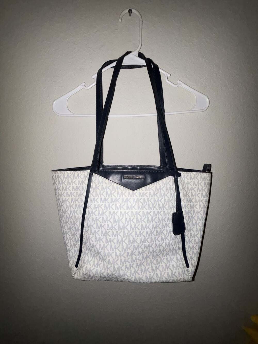 Michael Kors Tote Handbag Navy White Signature Logo BEAUTIFUL